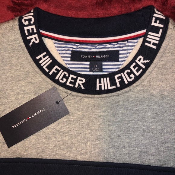 Tommy Hilfiger Sweater - Picture 3 of 8